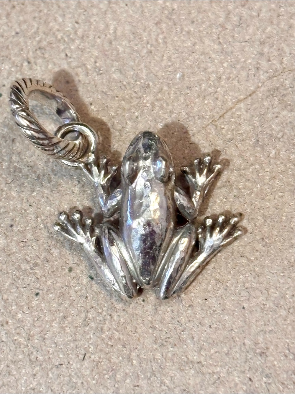 🆕Listing! Brighton Ribbit charm Silver frog with Brighton B on tummy Retired